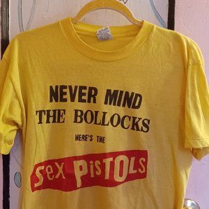 Vintage 90s Sex Pistols t-shirt Never Mind the Bollocks